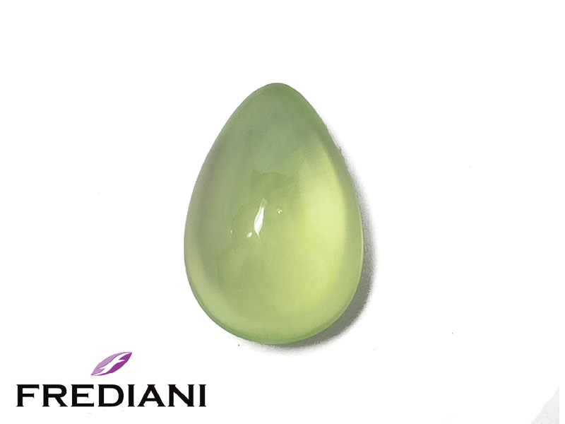 Préhnite poire cabochon naturelle