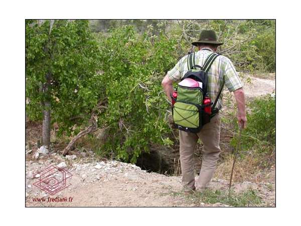 Les mines artisanales de grenats à Makanya