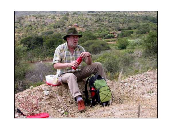 Les mines artisanales de grenats à Makanya