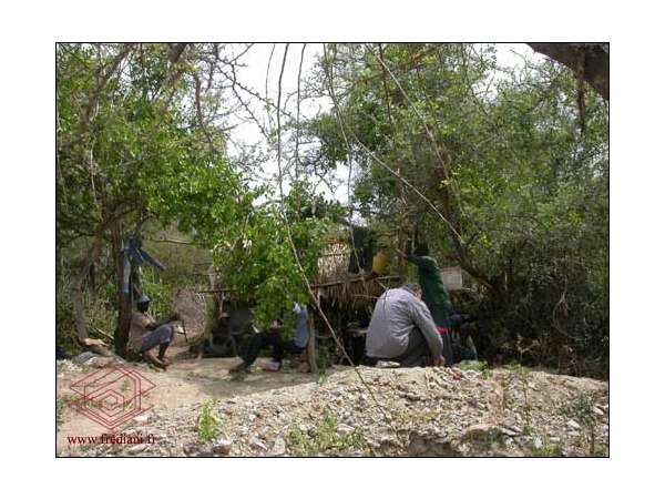 Les mines artisanales de grenats à Makanya