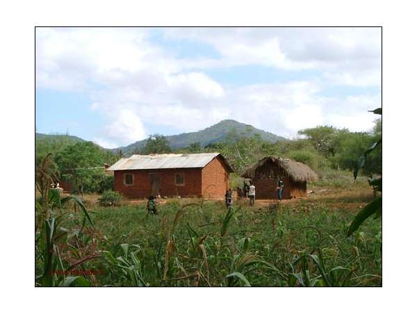Les mines artisanales de grenats à Makanya