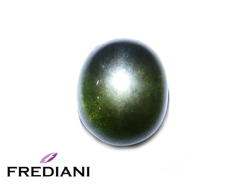 Péridot cabochon étoilé naturel (très rare)