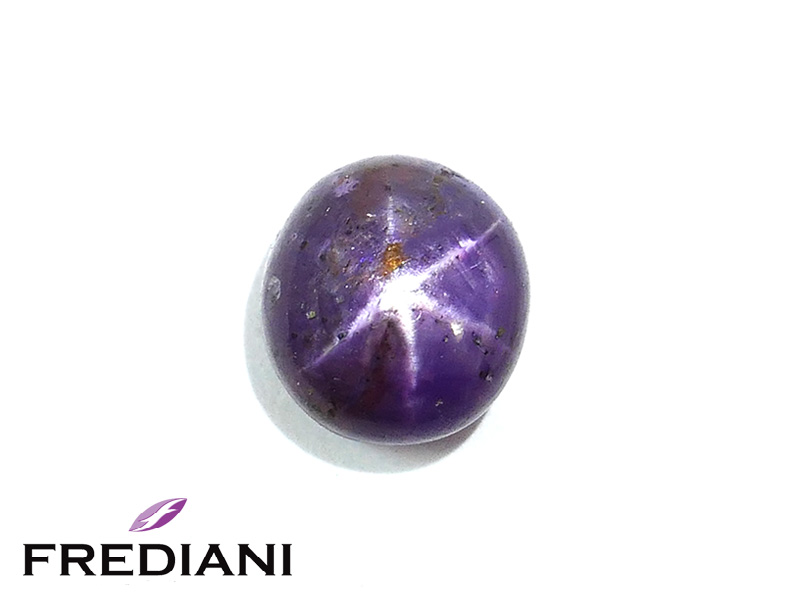 Saphir violet étoilé naturel