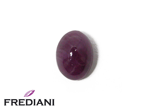 Rubis ovale cabochon