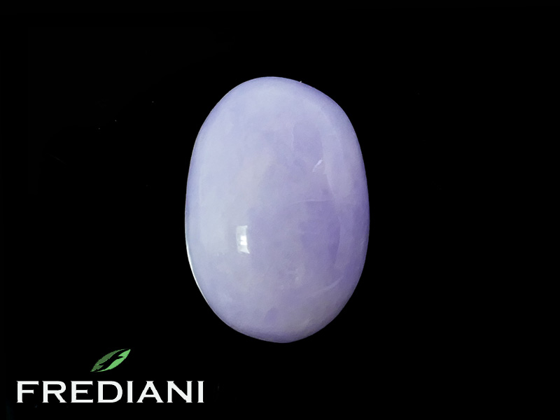 Jade lavande cabochon naturel