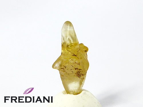 Cristal de saphir jaune naturel