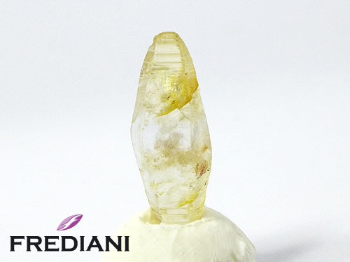 Cristal de saphir jaune naturel