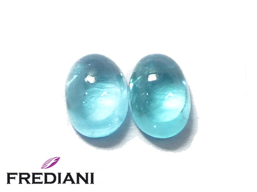 Paire d'apatites bleues cabochons ovales