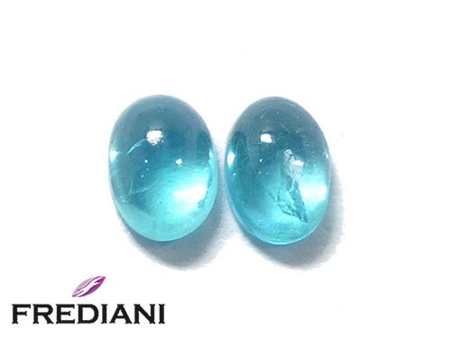 Paire d'apatites bleues cabochons ovales