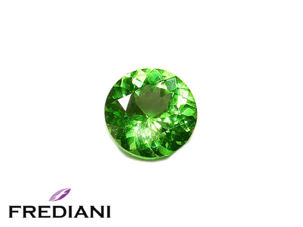 Grenat tsavorite rond naturel