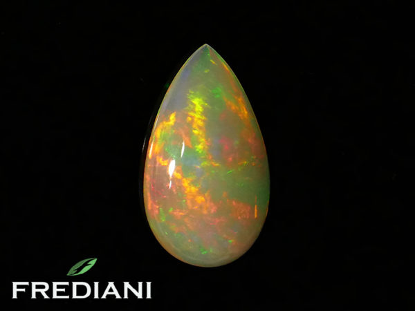 Opale poire cabochon naturelle
