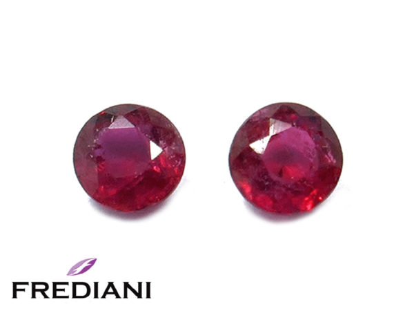Paire de rubis ronds