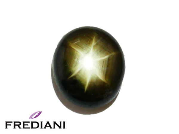 Saphir noir étoilé naturel