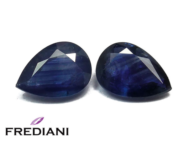 Paire de saphirs bleus poires