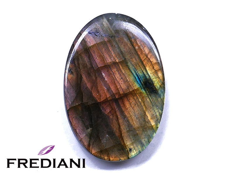 Labradorite ovale cabochon naturelle