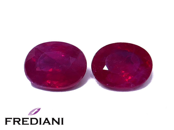 Paire de rubis ovales