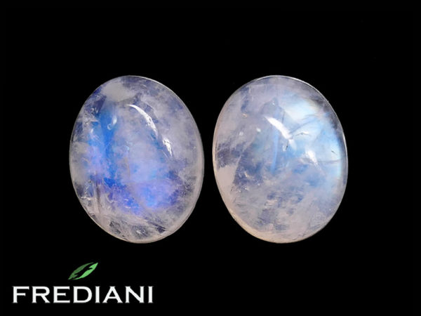 Paire de pierres de lune ovales naturelles