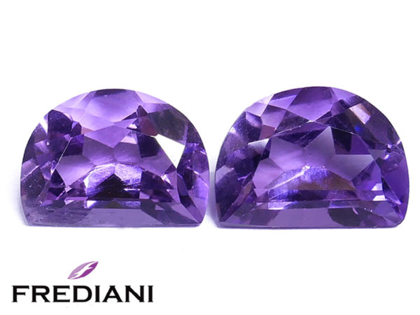 Appairage d'améthystes demi-ovales naturelles