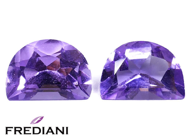Appairage d'améthystes demi-ovales naturelles