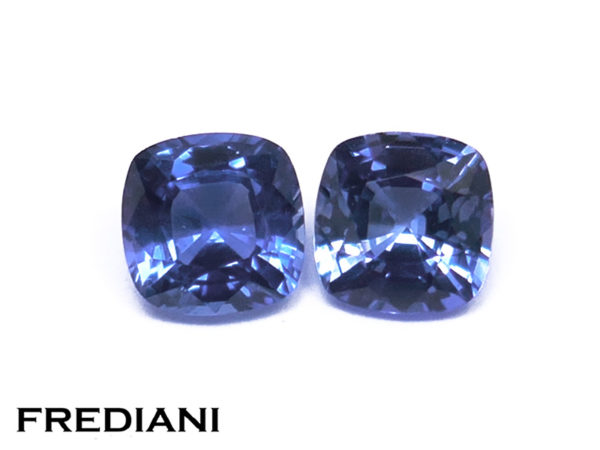 Paire de saphirs bleus coussins