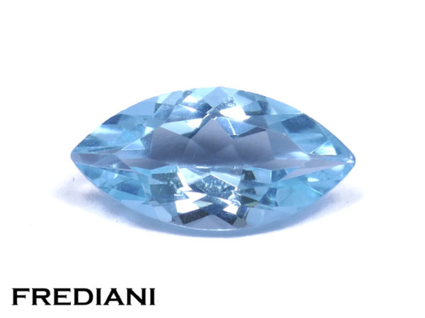 Topaze bleue navette