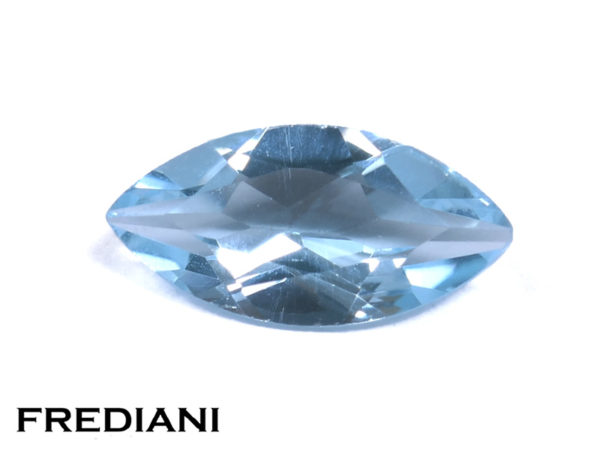 Topaze bleue navette