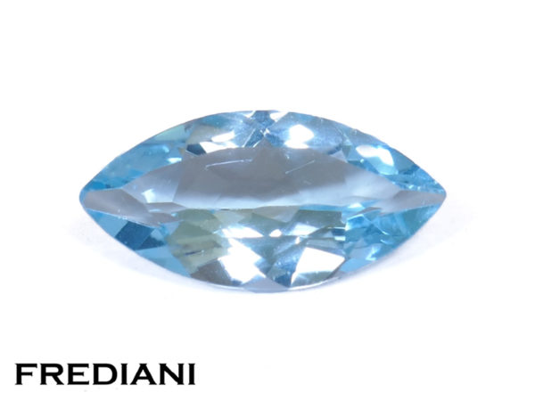 Topaze bleue navette