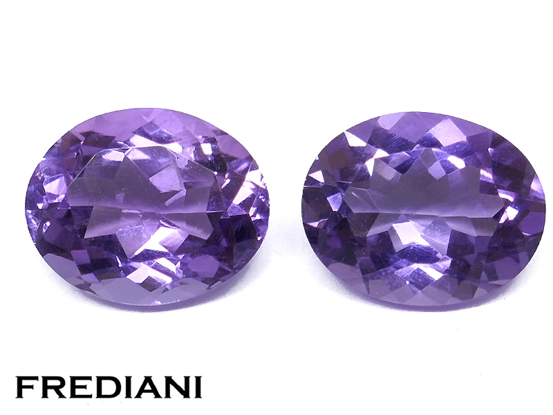 Paire d'améthystes ovales naturelles