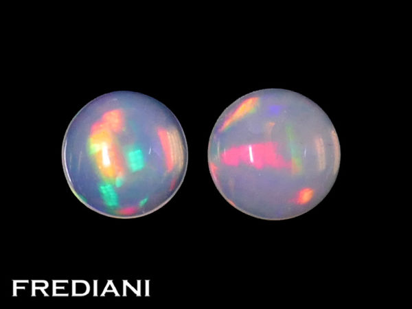 Appairage d'opales rondes naturelles