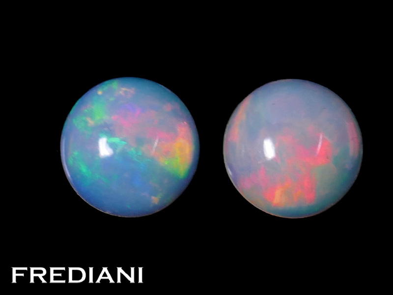 Paire d'opales rondes naturelles