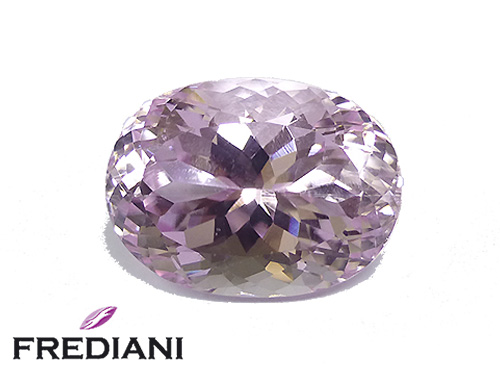 Kunzite ovale 180x135 de 18.25 carats