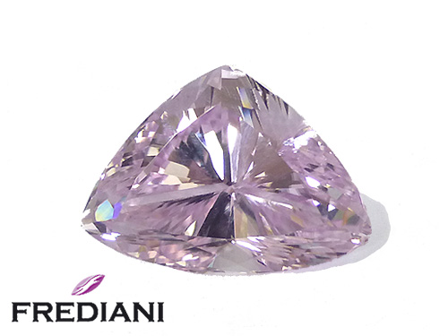 Kunzite triangulaire