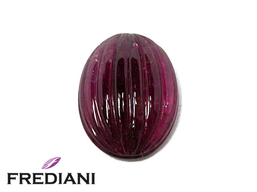 Tourmaline rubellite cabochon godronnée