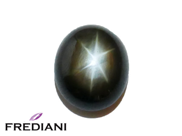 Saphir noir étoilé naturel