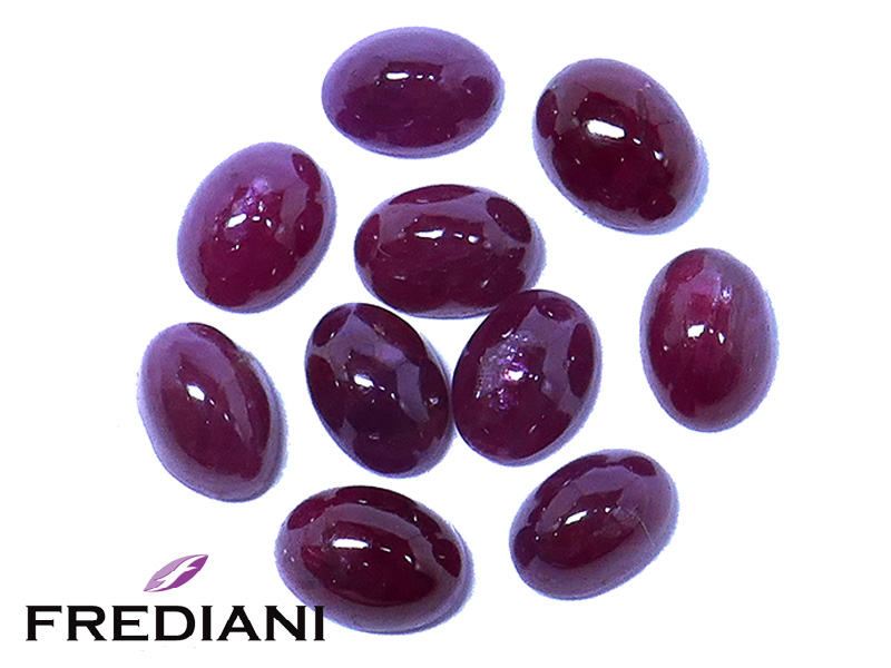 Lot de rubis cabochons ovales