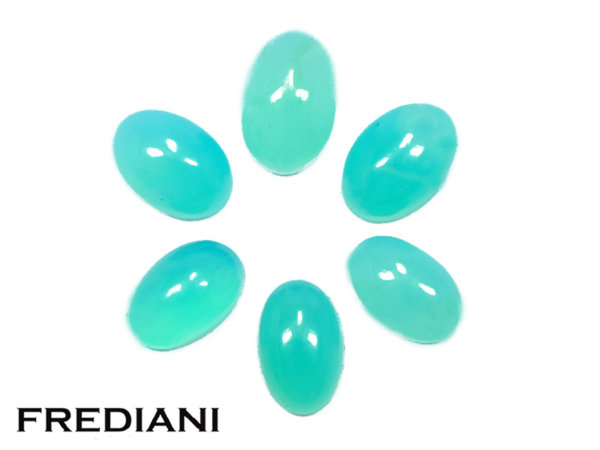 Lot d'opales bleues ovales cabochons naturelles