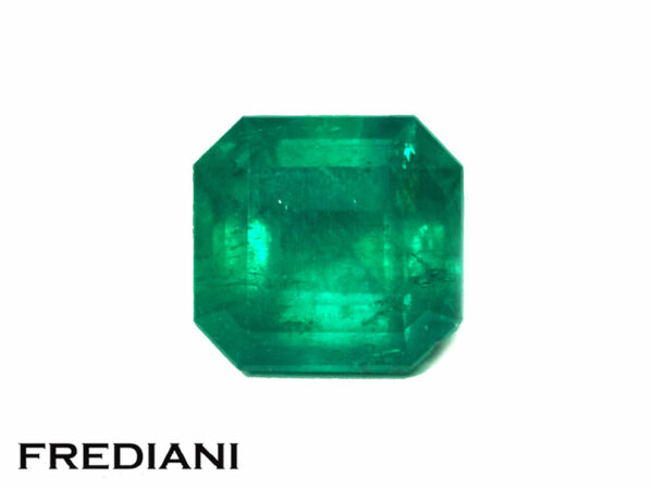 Emeraude de Colombie carrée certifiée 102x98 de 4.34 carats