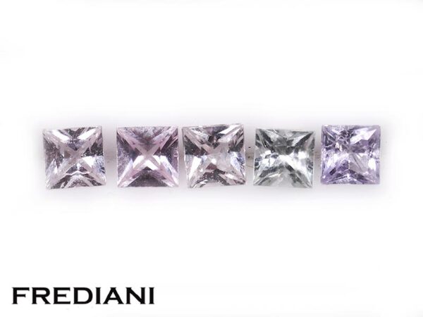 Lot de 5 saphirs carrés taille princesse naturels 40x40 de 2.07 carats