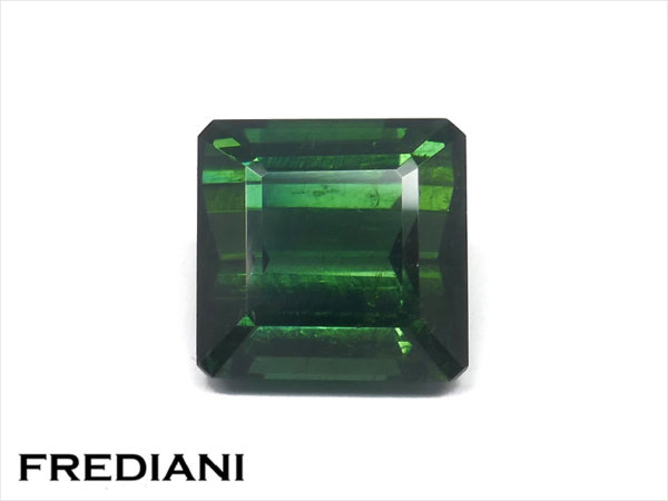 tourmaline verte carrée naturelle