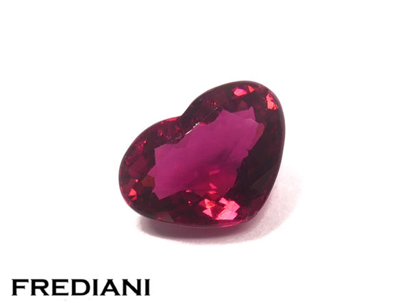 Tourmaline rubellite coeur naturelle