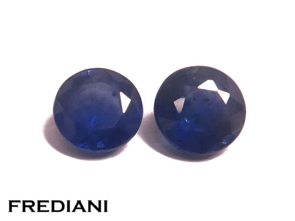 Appairage de saphirs bleus ronds