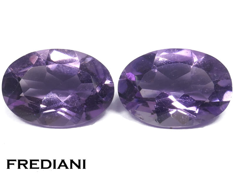 Paire d'améthystes ovales naturelles