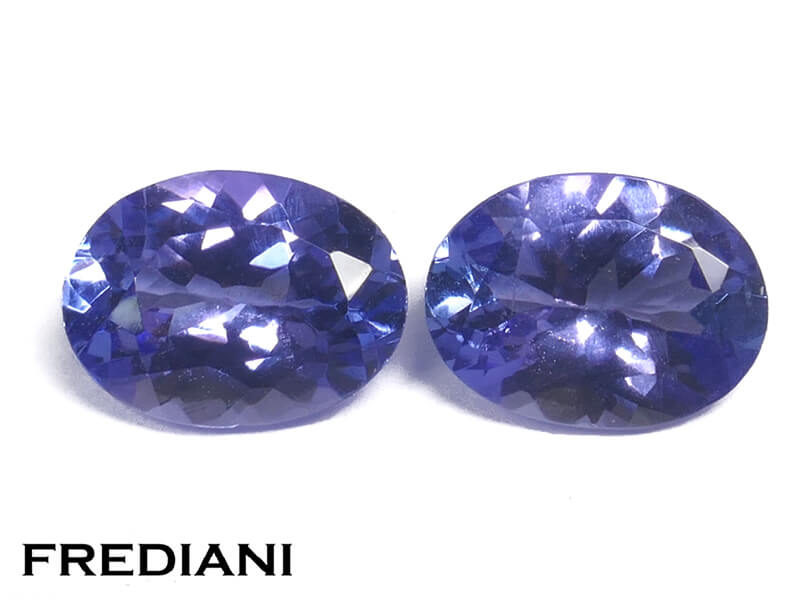 Paire de tanzanites ovales