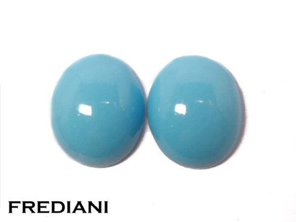 Paire de turquoises ovales naturelles