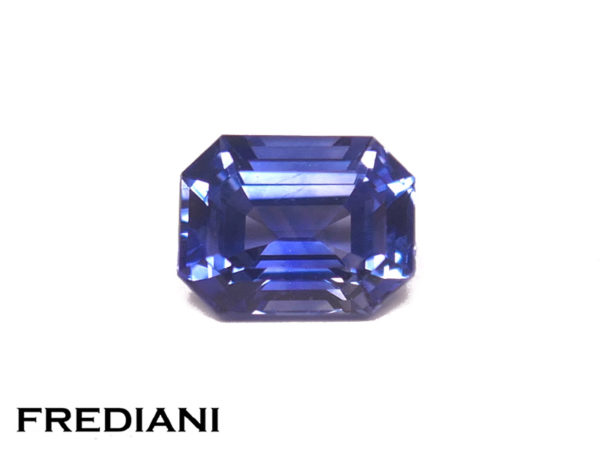 Saphir bleu rectangulaire certifié