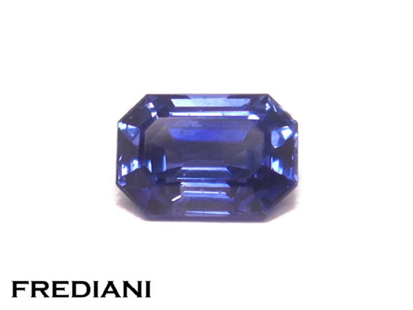 Saphir bleu rectangulaire certifié