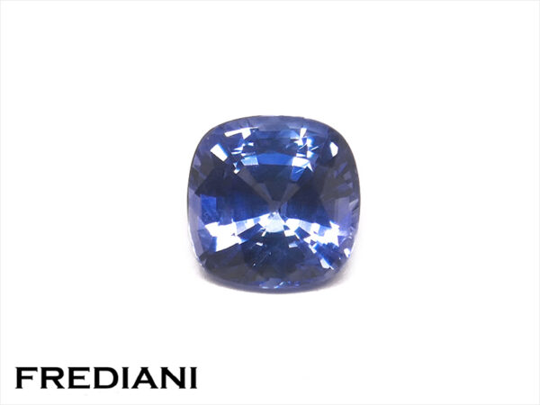 Saphir bleu coussin certifié 57x57 de 1.08 carat.