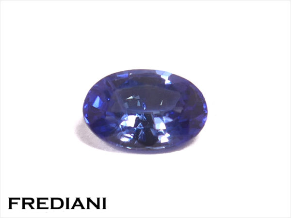 Saphir bleu ovale