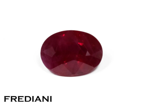 Rubis ovale certifié Birman 81x60 de 1.64 carat