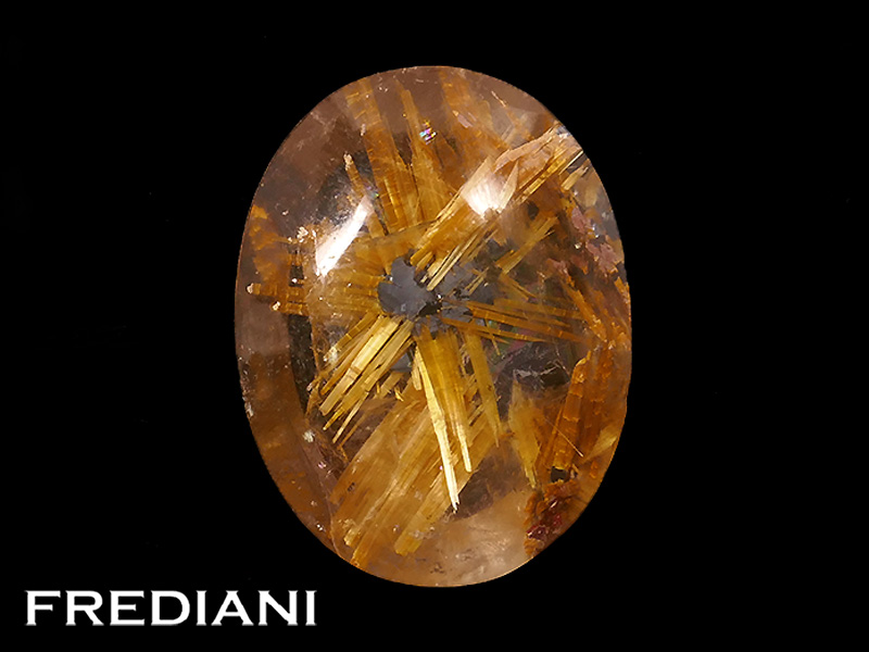 Quartz ovale à inclusions naturel